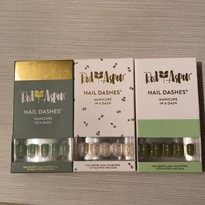 Red Aspen nails in Jayda’s Peridot, Woodland Forest, Dottie is A Cut Above.